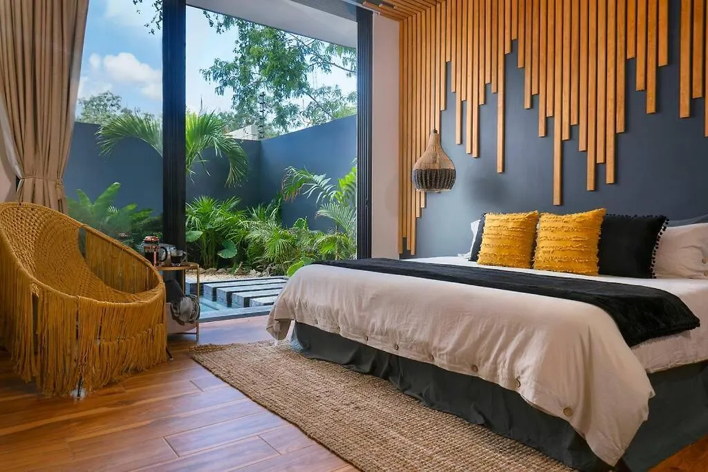 Maison Siscolino 4Bdrm W/ Swimup & Rooftop Pools Tulum 0*,  Mexiko